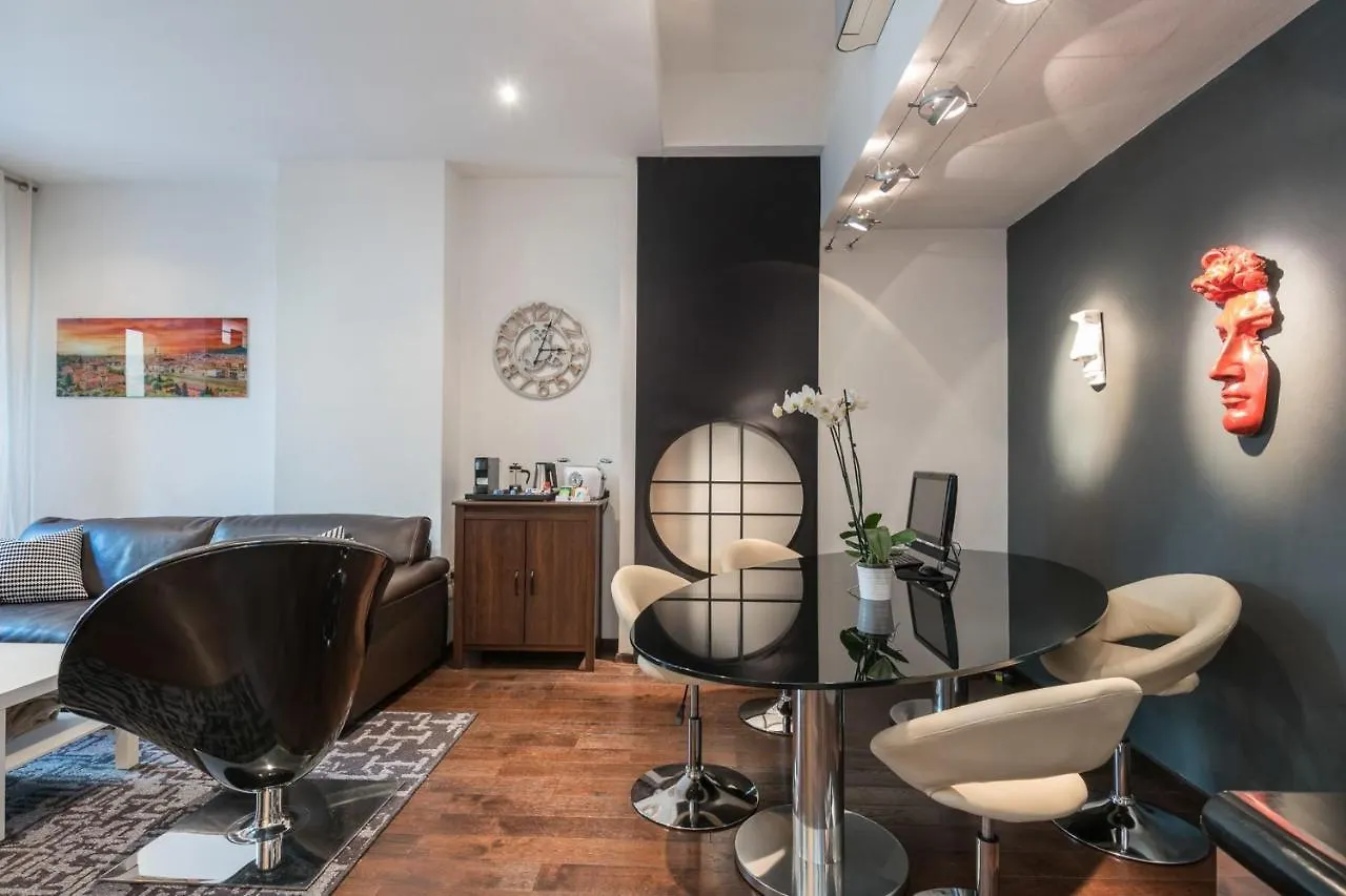Art Gallery Apartment In Florence - Hosted By Sweetstay