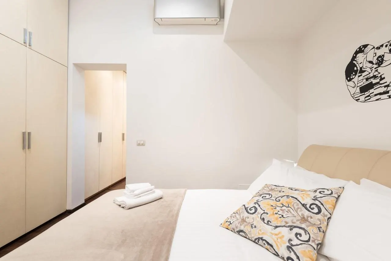 Art Gallery Apartment In Florence - Hosted By Sweetstay