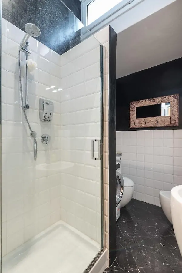 Art Gallery Apartment In Florence - Hosted By Sweetstay